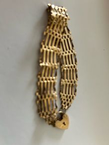 9ct gold gate bracelet