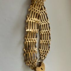 9ct gold gate bracelet