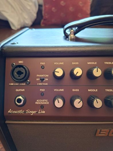 BOSS Acoustic amplifier