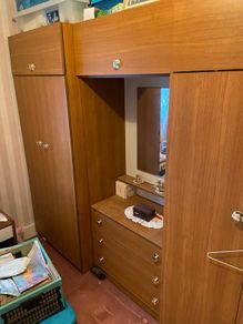 Wardrobe with centre section drawers + locker