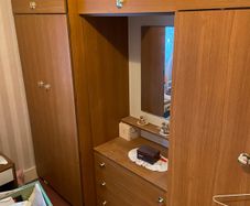 Wardrobe with centre section drawers + locker
