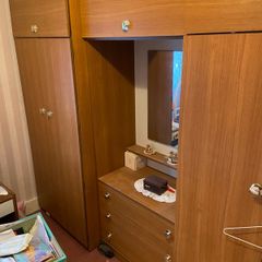 Wardrobe with centre section drawers + locker