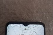 Samsung smartphone - cracked screen