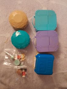 Polly Pocket style toys