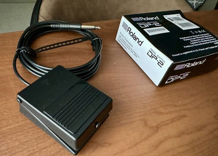 Roland G-1000 Workstation Arranger Synth