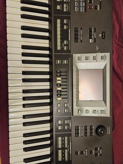 Roland G-70 synthesizer for parts or repair
