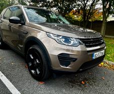 Land Rover Discovery Sport.