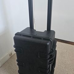 Large flight case with wheels and handle
