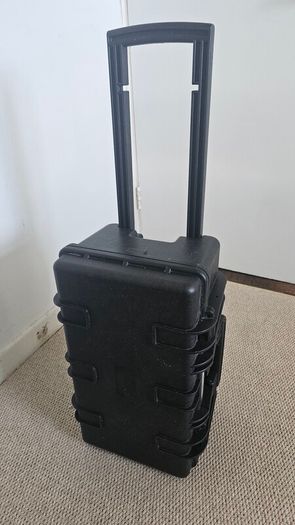 Large flight case with wheels and handle
