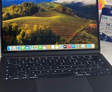 MacBook Air M2 13-inch (2022) for sale.