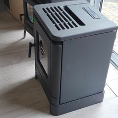 Wood pellet stoves and boiler stoves