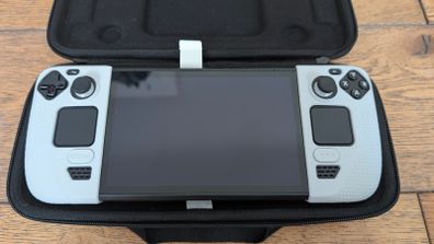 Steam Deck LCD 256GB + Dock + Controller bundle