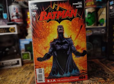 Batman ! Issue #701 ! R.I.P. The Missing Chapter ! 2010 ! by DC Comics !
