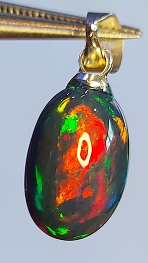 Ethiopian Fire Opal Pendant 2.7 ct on 925 Silver