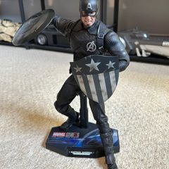 Hot Toys Captain America Concept Art MMS488 (Black Suit) 1/6 Figure