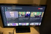 24 Inches Samsung Smart Television, SMART TV with USB, 2 HDMI, Scart, WIFI connectivity, etc Barely used.