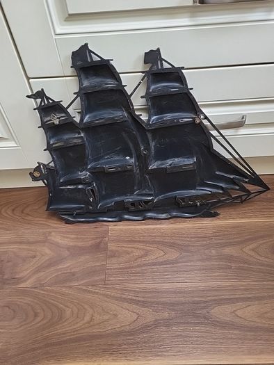 Skipper ship wall hanging