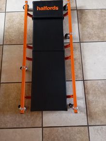 Rolling garage Halfords New
