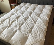 Mattress topper 150x200 (or can be used as single duvet)