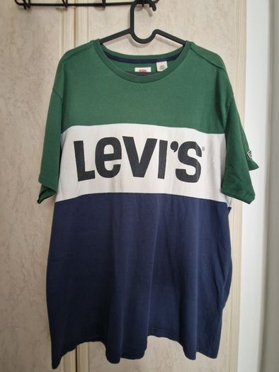 Levis T shirt