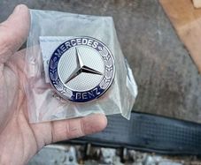 mercedes badge