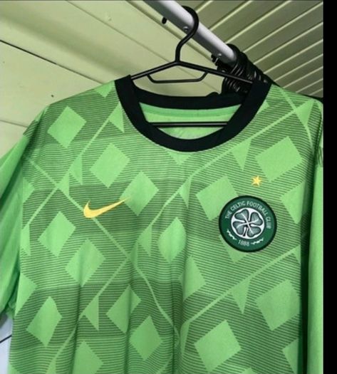 Celtic Nike 2010/2011 jersey together or separately