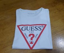 Guess tee shirt size xs