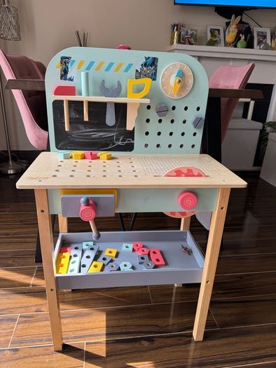 Toy - building working station