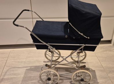 Vintage style dolls pram