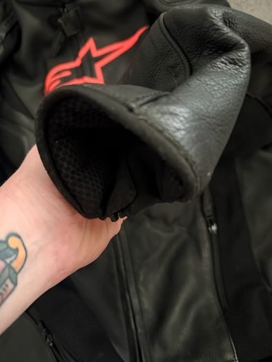 Alpinestars Tech Leather Jacket & Missile V2 Leather Pants - Matching 2-Piece Suit - Excellent Condition