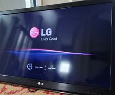 Lg 32" Lcd Tv (not Smart)