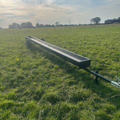 Portable feed trough