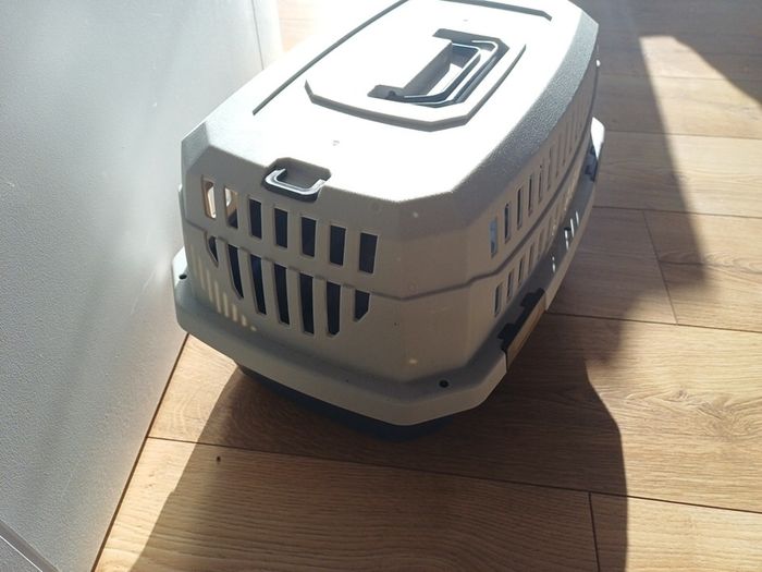 Cat carrier