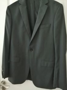 DKNY wool blend Jacket 38R (very fine pinstripe)