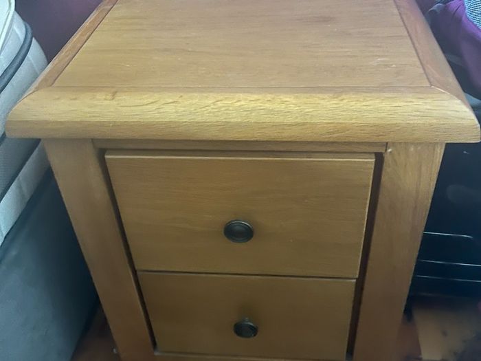 Bedside lockers