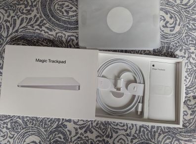 Brand New Genuine Magic Trackpad cable charger and box