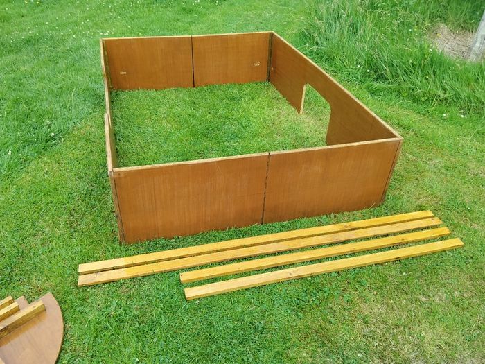 Portable Dog Whelping Box