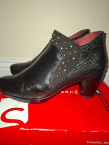 Jose Saenz ankle boots
