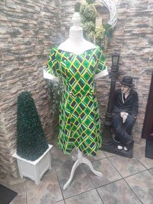 Vintage 60s 70s green Geometric print dress