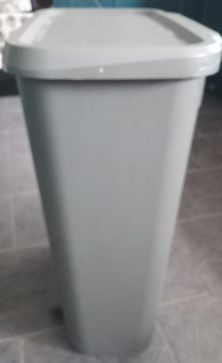 Kitchen bin