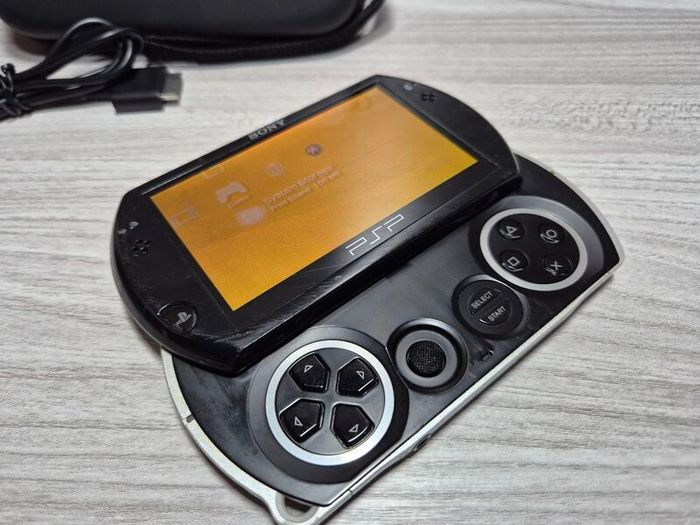 Modded Sony PSP Go 16GB Handheld System - Black -Poor Cosmetic Condition