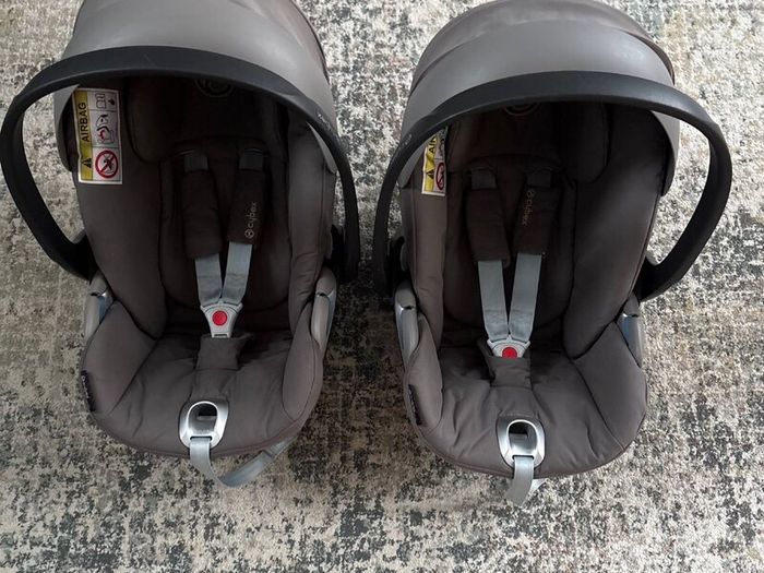 Uppa Baby Vista 2 travel system and accessories