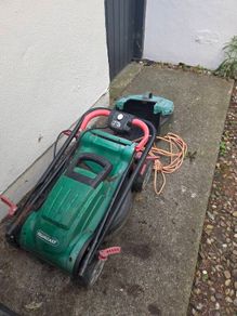 Electric lawnmower