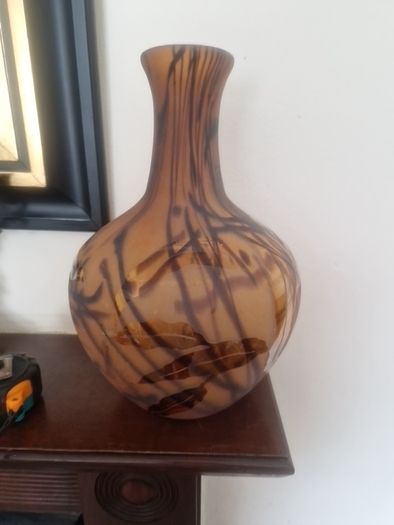 Glass vase