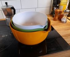 Large mixing bowls x 3 / E10 for the set