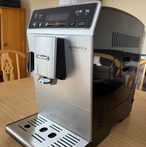 De Longhi coffee machine