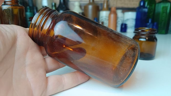 485 - Set of 5 Vintage Brown Amber Glass Screw Top Collectible Decorative Bottles