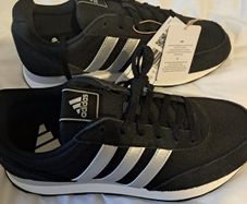 NEW Adidas Trainers - Size 6