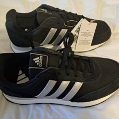 NEW Adidas Trainers - Size 6