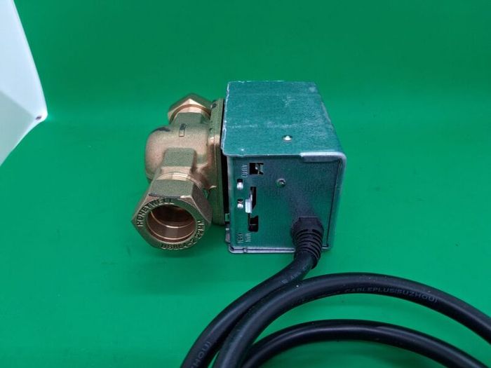 Postage - Honeywell 22mm 2 Port Zone Valve